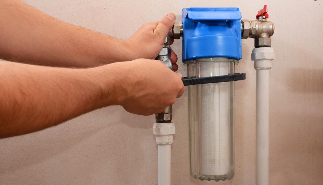 Scenario of replacing water filter cartridge